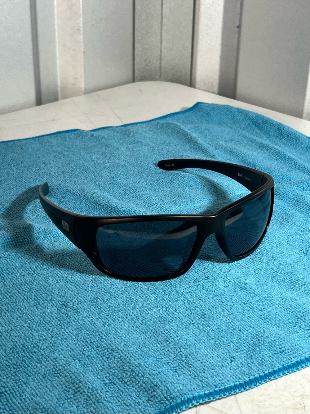 ONE Polarized Contra 18010 Men's Wraparound Sport Sunglasses Black